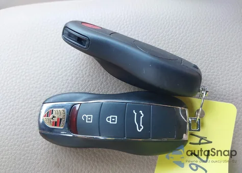 2025 Porsche Macan T from USA, damaged, VIN WP1AA2A50SLB02812